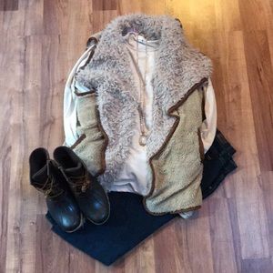 NWT faux fur vest size large